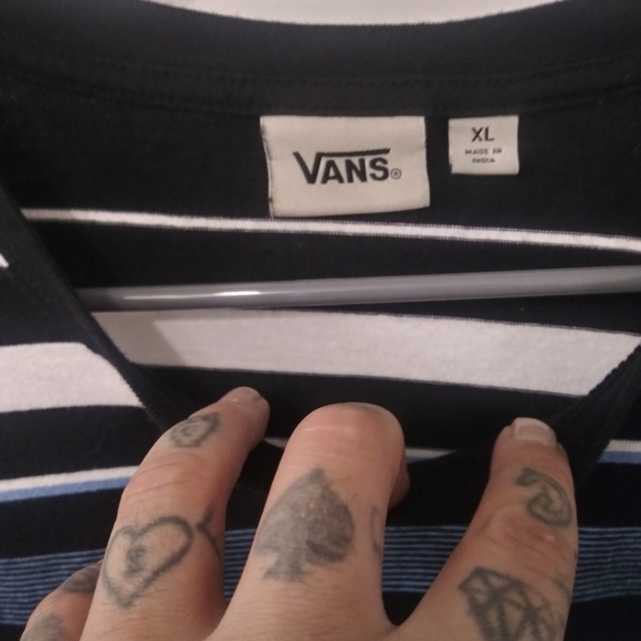 *NWOT* Vans Pocket Tee - Picture 2 of 3